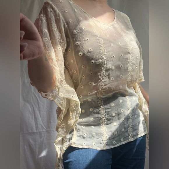 Medium/large 100% silk sheer cream eyelet top with batwing sleeves. - Picture 2 of 8